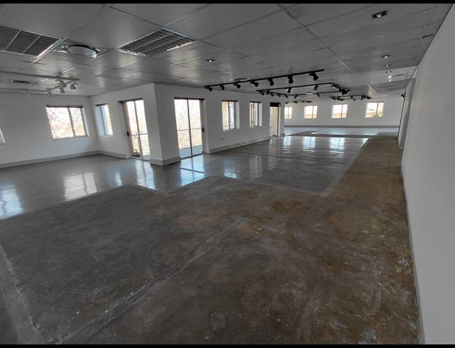 423M² OFFICE TO LET IN WOODMEAD